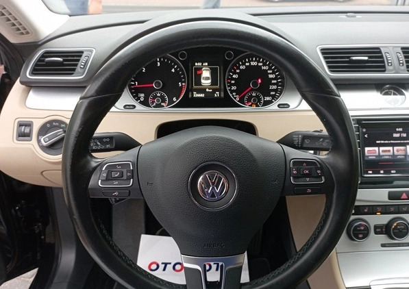 Volkswagen CC cena 54900 przebieg: 226000, rok produkcji 2016 z Piastów małe 232